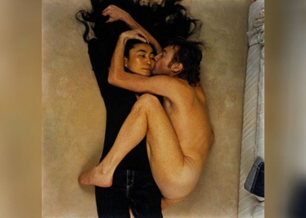 1980: Annie Liebowitz takes final photo of John Lennon